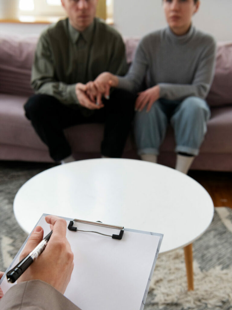 Pareja en terapia psicológica